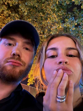 Joris and Mariana pulling faces in a selfie